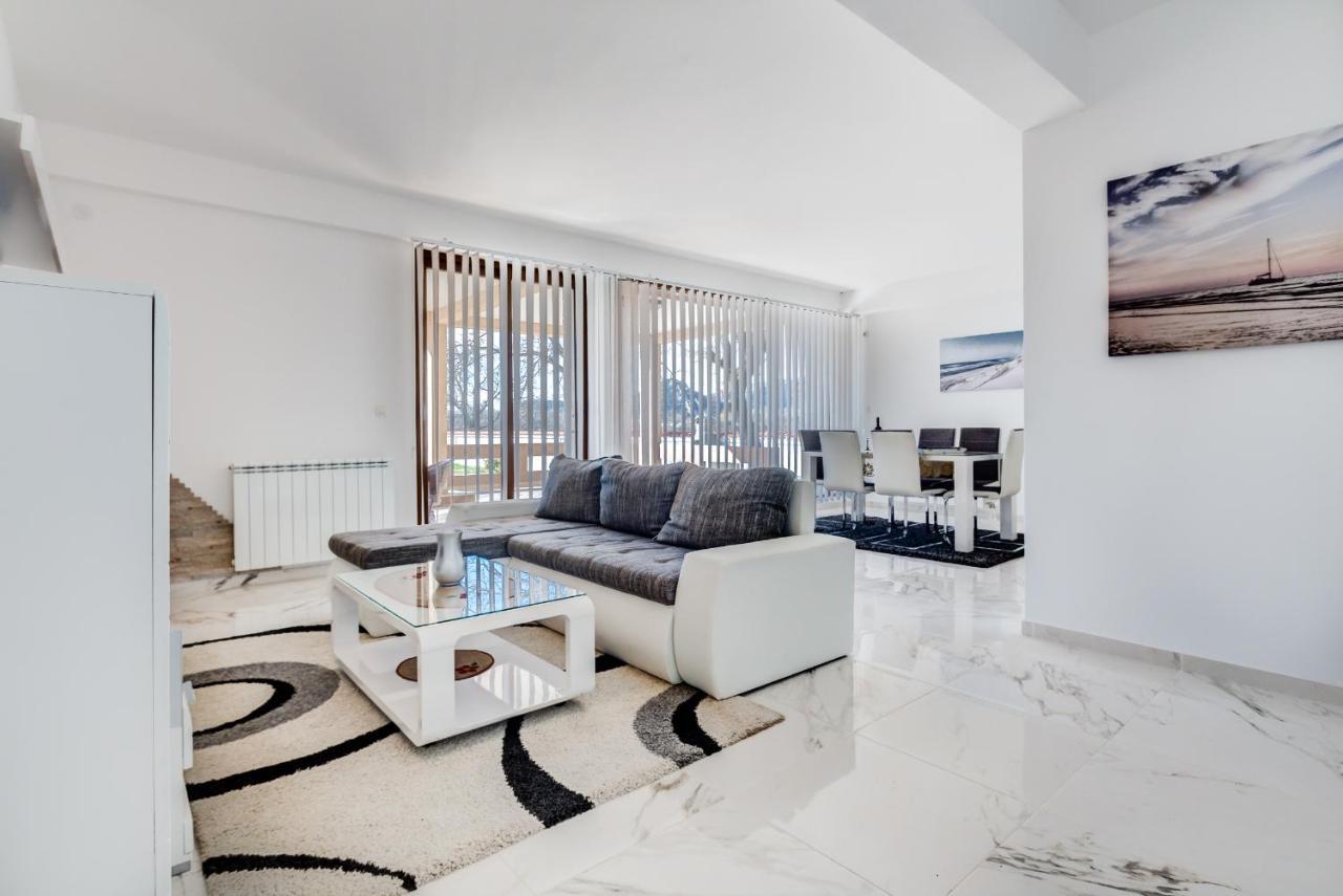 Stars Residence Petrovac エクステリア 写真